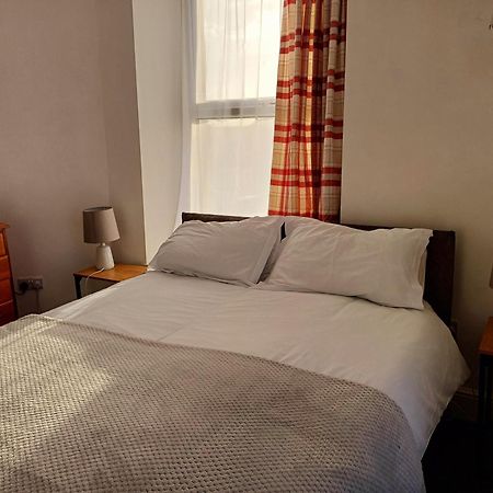 Queens Rooms ポルスマドグ 部屋 写真